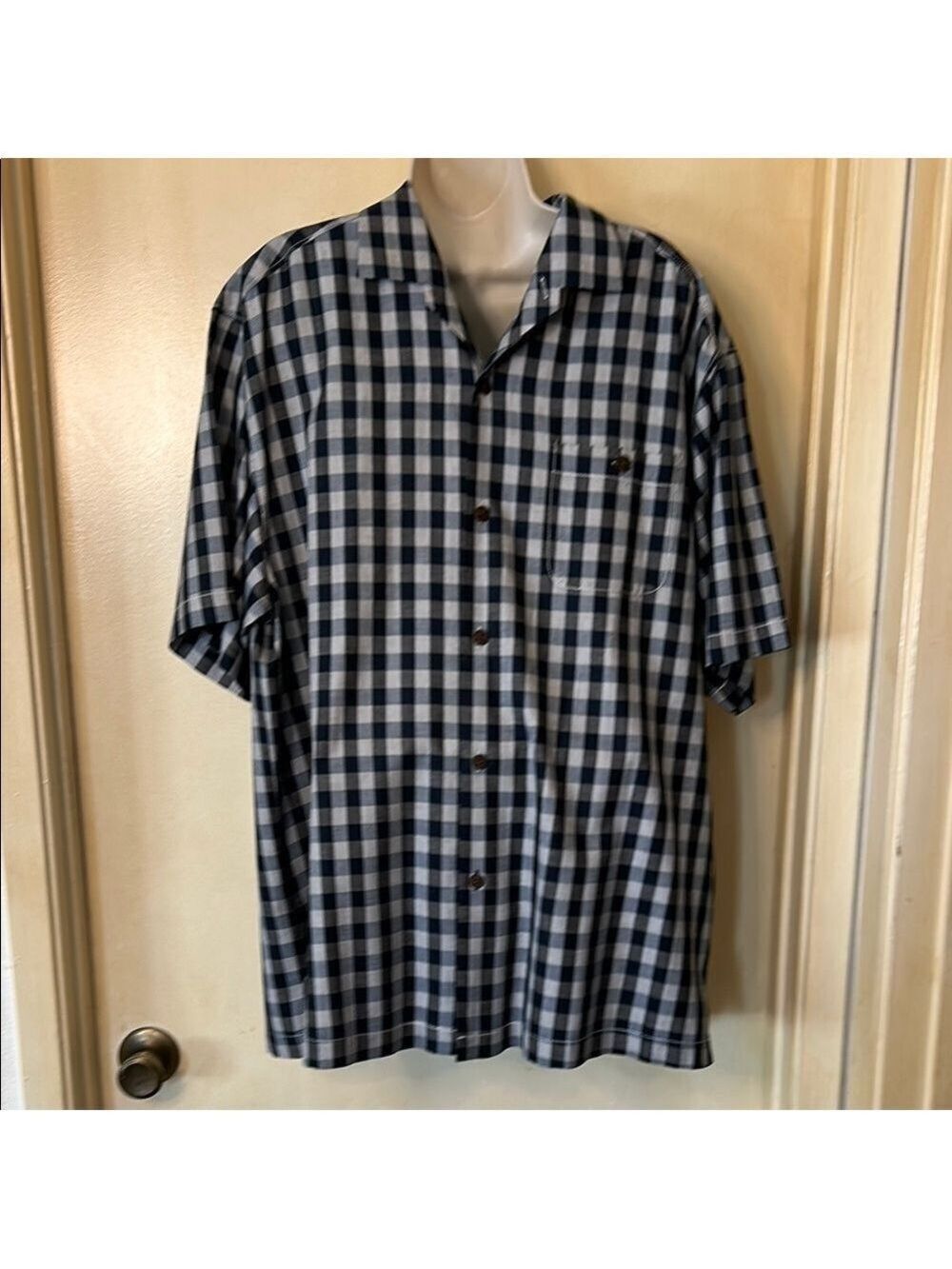 Tommy Bahama Men’s Black and Gray Plaid Silk Shirt size L